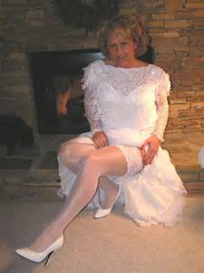 Free Porn Pics Of Older Blonde In Wedding Dress Stockings Garter Belt