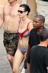 Katy Perry Busty Wearing Skimpy Wet Bikini At Atlantis Paradise Island