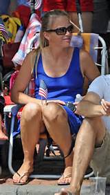 ... ] flawless blonde MILF in blue dress and flip-flops, almost upskirt