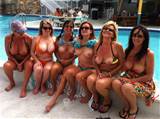 public-flash:Group flash from a MILF vacation